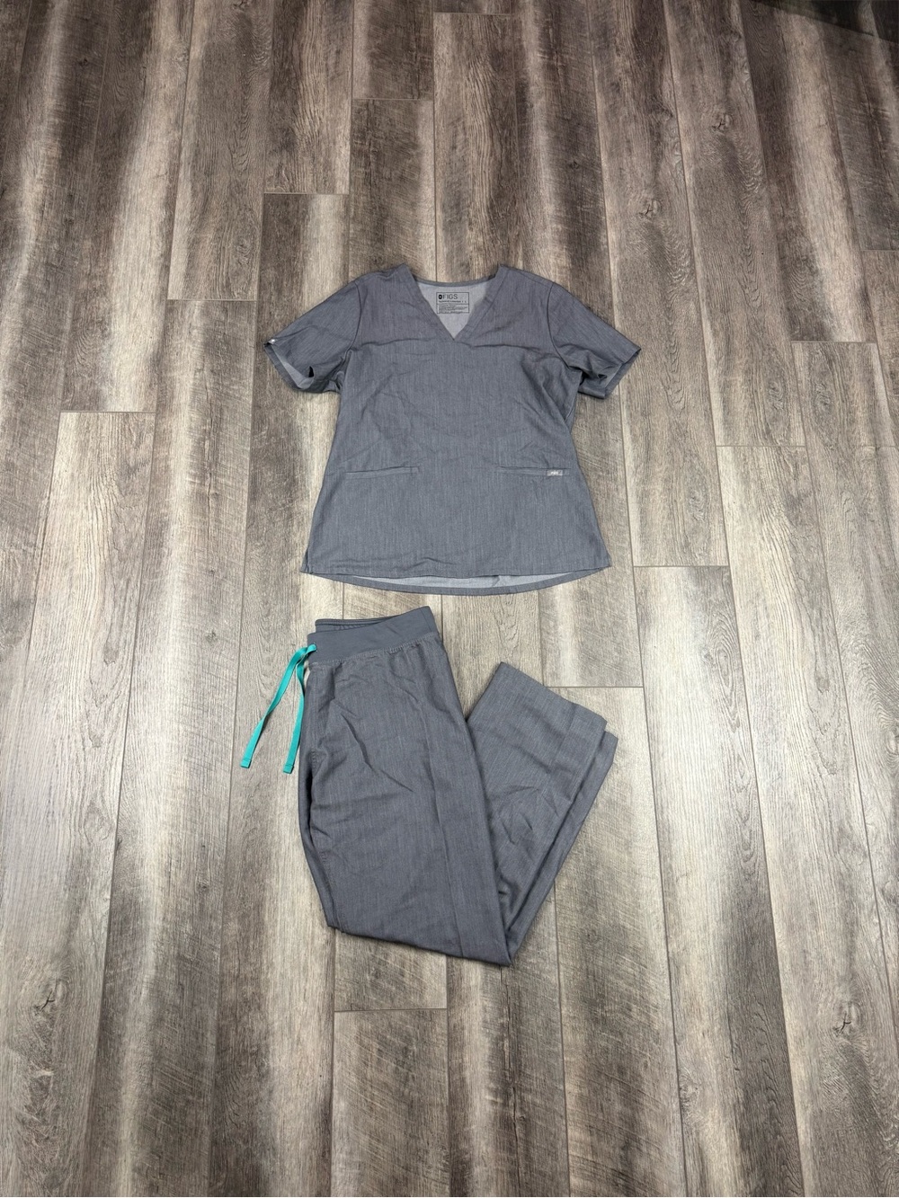 Figs Grey Scrub Set